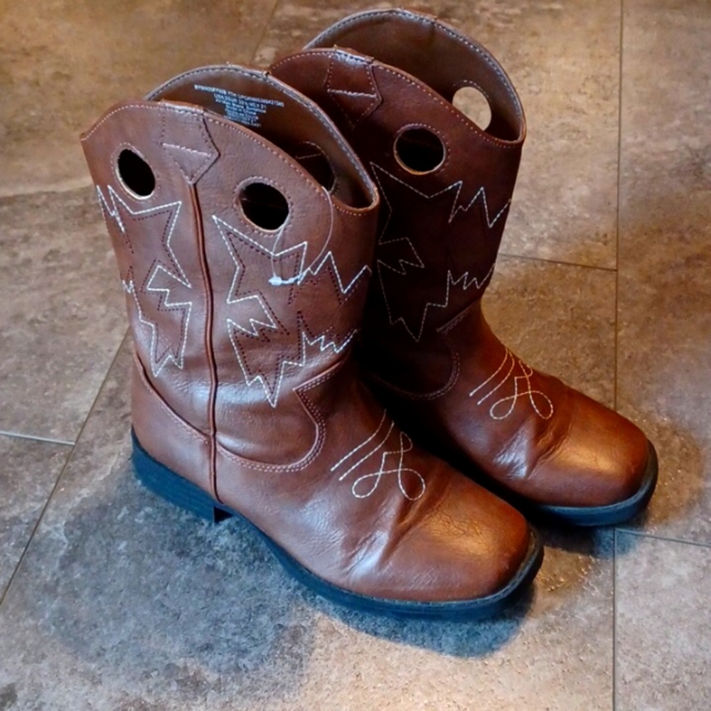 Cowboy boots boys size 2